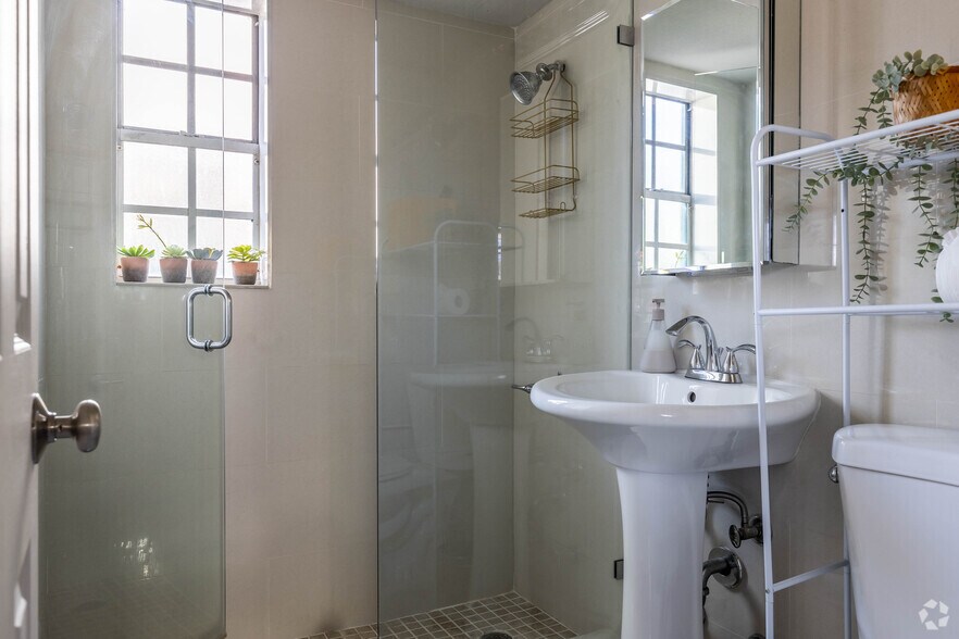 More Photos Of 1007 SE 2nd Ct, Fort Lauderdale Apartments For Sale