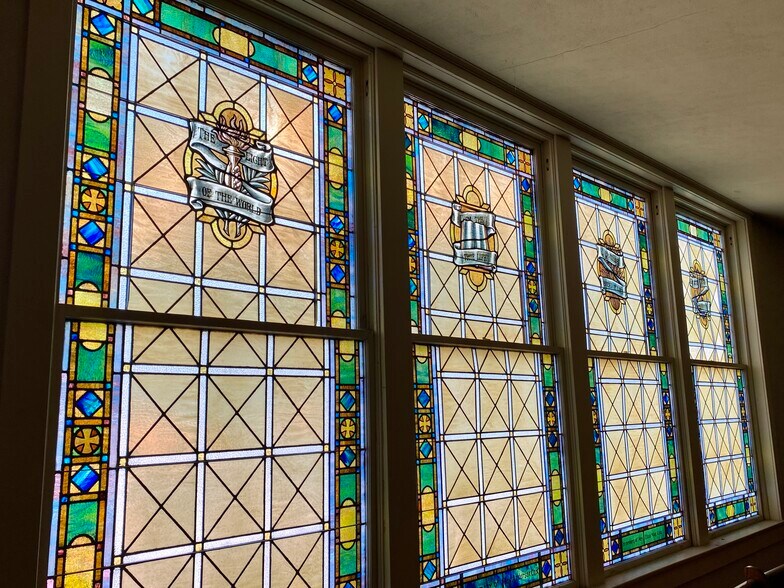 More Photos Of 212 N College Ave, Clarksville Religious Facility For Sale