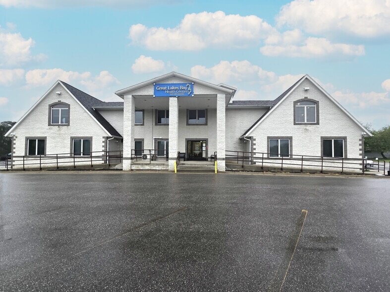 Primary Photo Of 690 S Trumbull St, Bay City Loft Creative Space For Sale