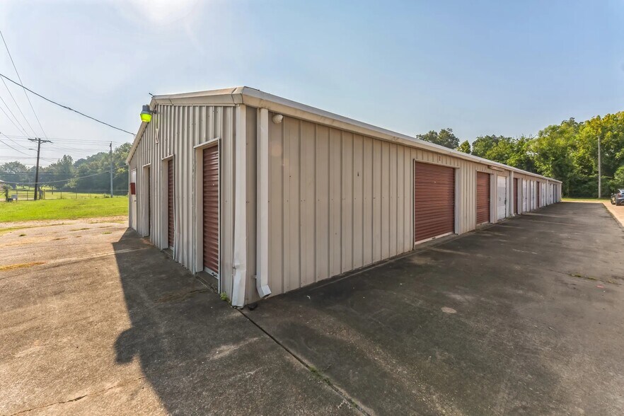 More Photos Of 675 N Jefferson St, Houston Self Storage For Sale