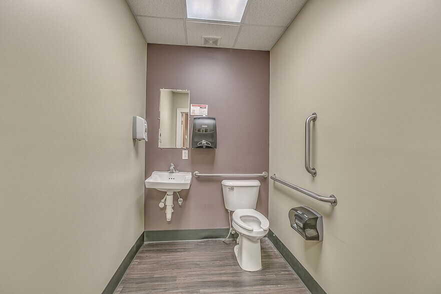 More Photos Of 1001-1045 N Highland Ave, Murfreesboro Medical For Lease