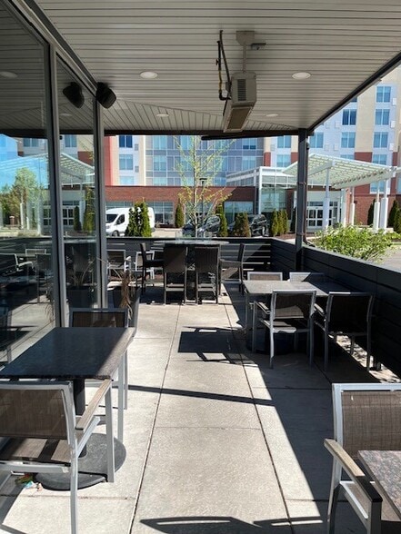 More Photos Of 2300-2328 Showtime Dr, Lansing Restaurant For Lease