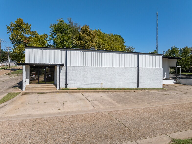 More Photos Of 100 N 11th St, Van Buren Warehouse For Sale