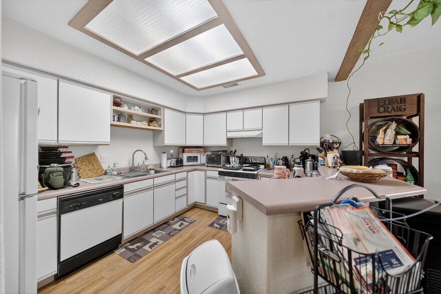 More Photos Of 105 Sugarloaf St, Sedona Apartments For Sale