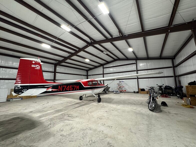More Photos Of 463 Texas Heritage Dr, La Vernia Airplane Hangar For Sale