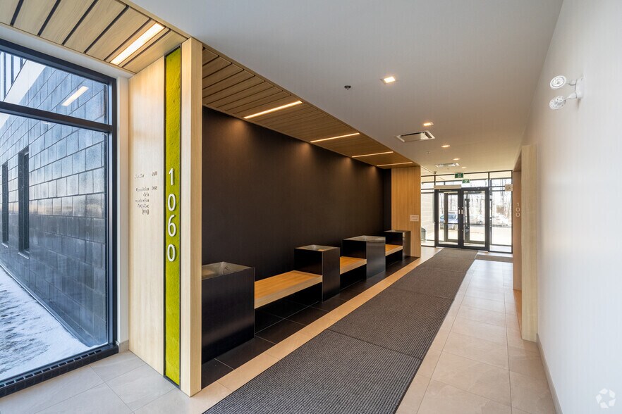 More Photos Of 1060 Rue Parent, St-Bruno-de-Montarville Office For Lease