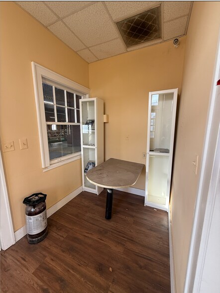 More Photos Of 6 W Henry St, Savannah Freestanding For Sale