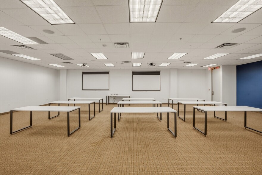 More Photos Of 1707 Market Place Blvd, Irving Office For Lease