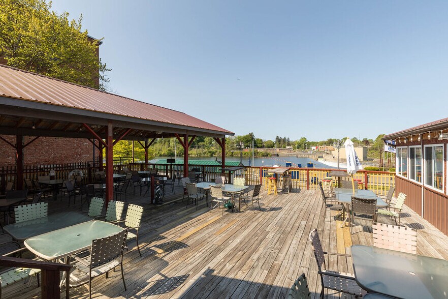 More Photos Of 24 S First St, Fulton Restaurant For Sale