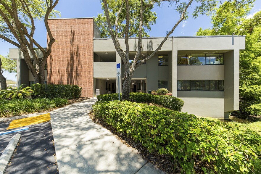 More Photos Of 2454 N McMullen Booth Rd, Clearwater Loft Creative Space For Lease