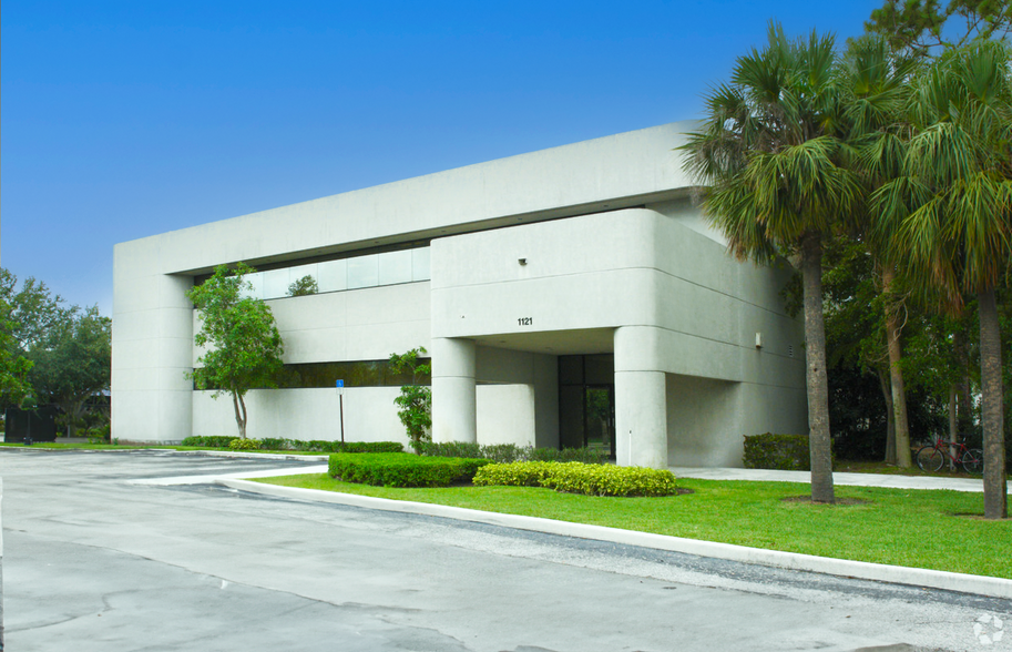 Primary Photo Of 1121 W Newport Center Dr, Deerfield Beach Warehouse For Lease