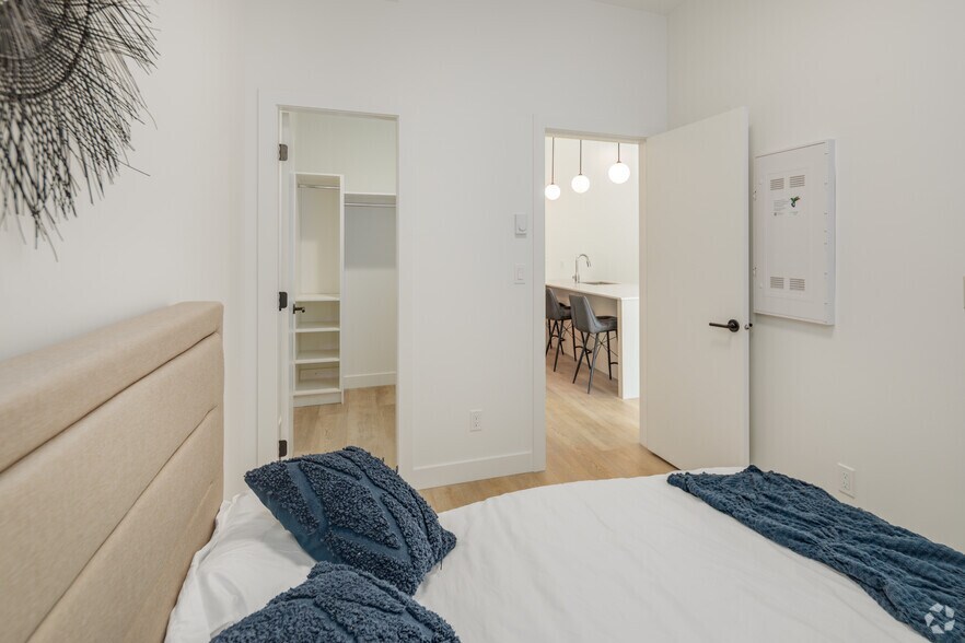More Photos Of 612 Constance Av, Esquimalt Apartments For Lease
