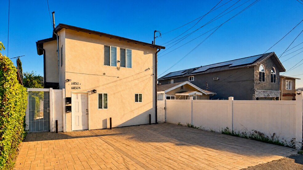 Primary Photo Of , Tujunga Office For Sale