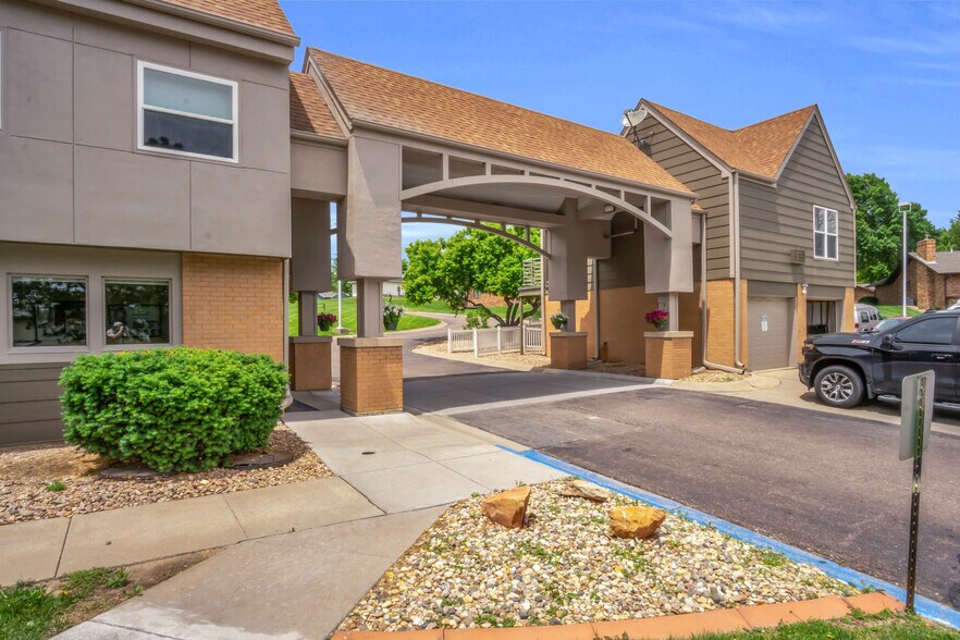 More Photos Of 4107 Central Ave, Kearney Assisted Living For Sale
