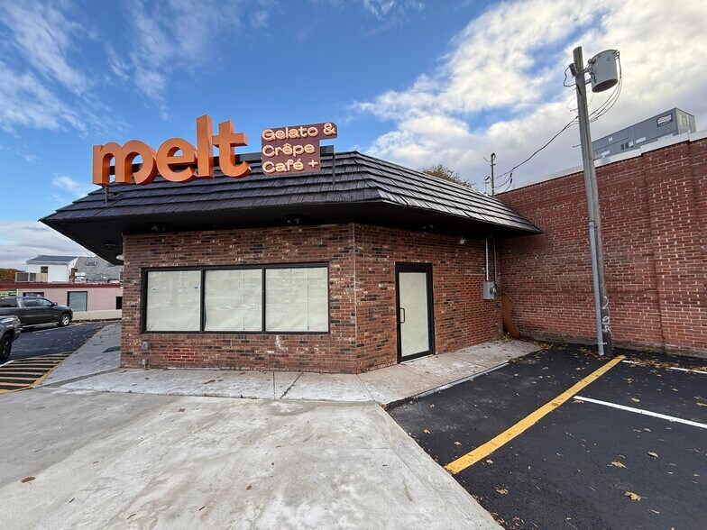 More Photos Of 414 Chandler St, Worcester Storefront Retail Office For Sale