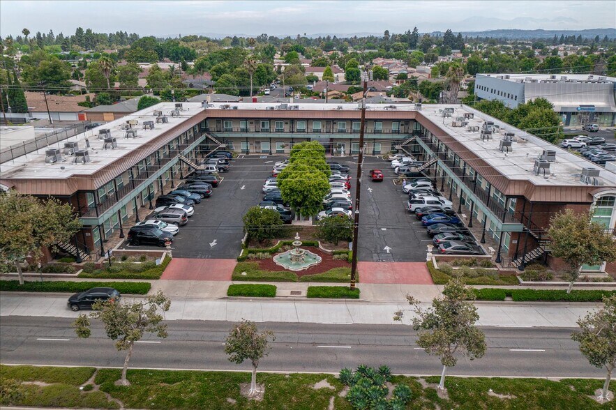 More Photos Of 1913 E 17th St, Santa Ana Office For Sale