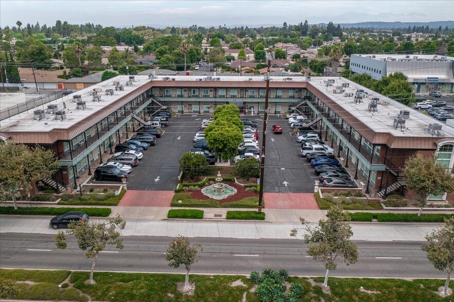 More Photos Of 1913 E 17th St, Santa Ana Office For Sale