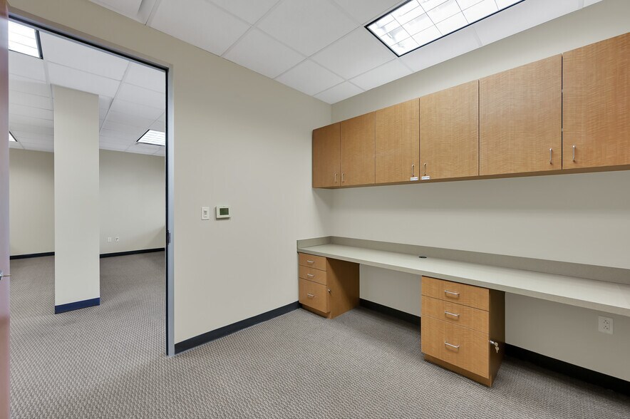 More Photos Of 1125 Cypress Station Dr, Houston Medical For Sale