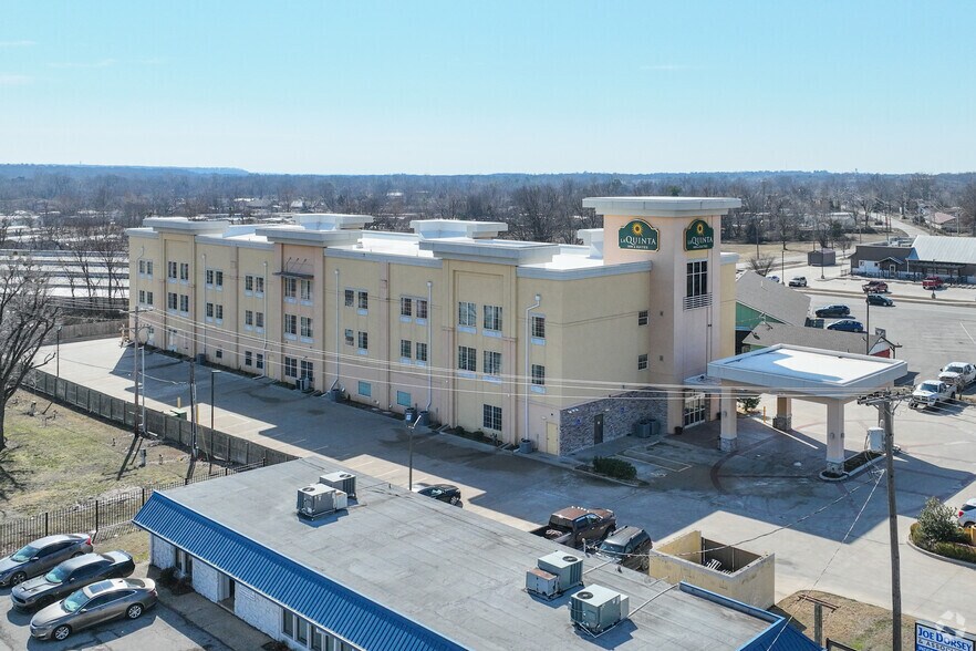 More Photos Of 774 S Lynn Riggs Blvd, Claremore Hotel For Sale