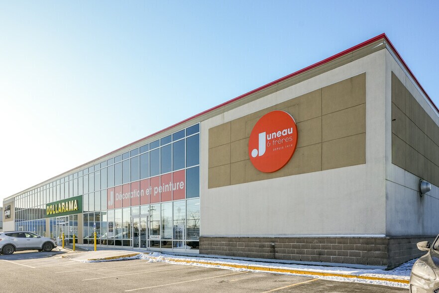 More Photos Of 1041 Boul Pierre-Bertrand, Québec Distribution For Lease