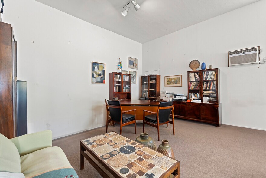 More Photos Of 7974-7976 Melrose Ave, Los Angeles Storefront For Sale