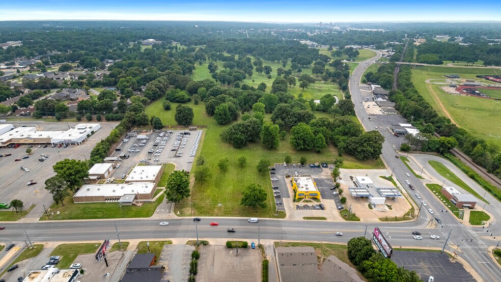 More Photos Of 901 S. Caraway Rd, Jonesboro Land For Sale
