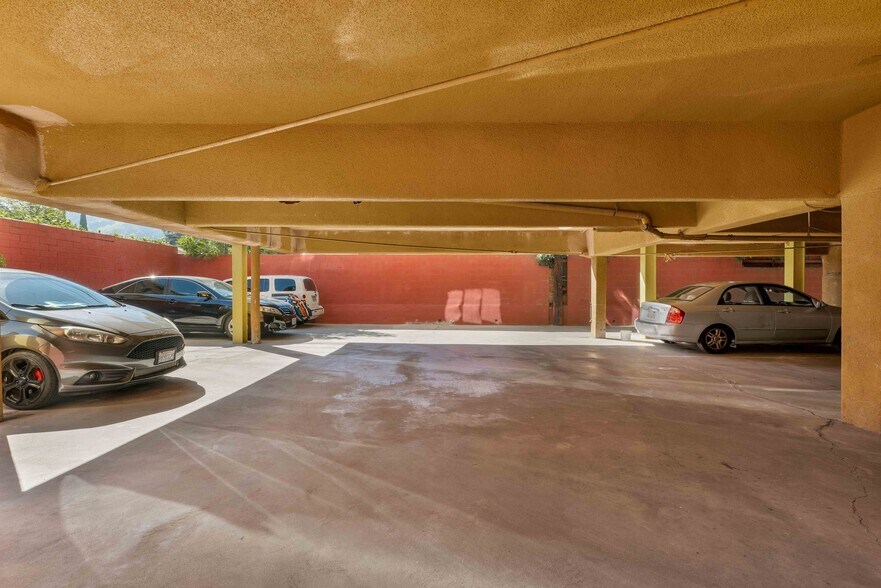 More Photos Of 4052 Chevy Chase Dr, Griffith Apartments For Sale