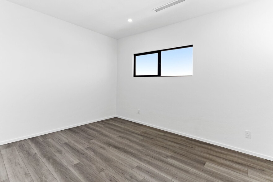 More Photos Of 21 Lalo Way, Tucson Multifamily For Sale