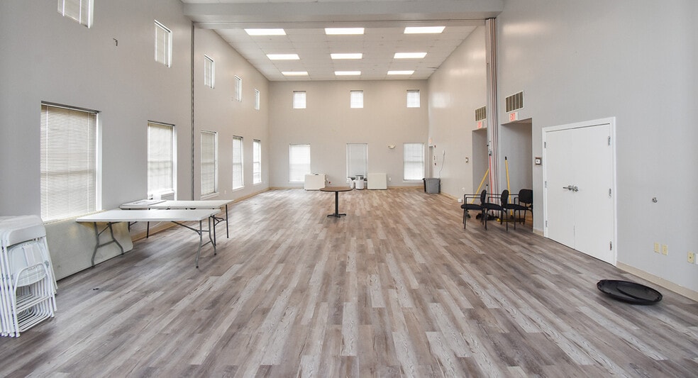 More Photos Of 4301 9th St SE, Washington Office For Sale