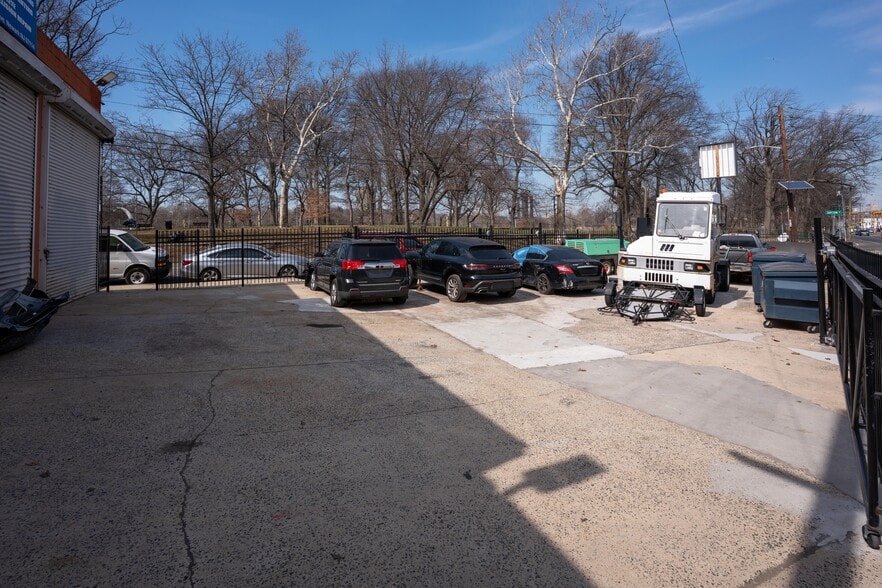 More Photos Of 615 Frelinghuysen Ave, Newark General Retail For Sale