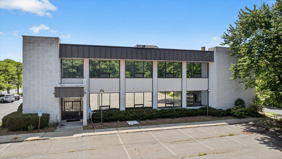 More Photos Of 74 Brookside Ave, Chester General Retail For Lease