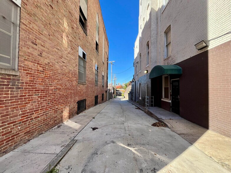 More Photos Of 4 N Broadway, Baltimore Specialty For Sale