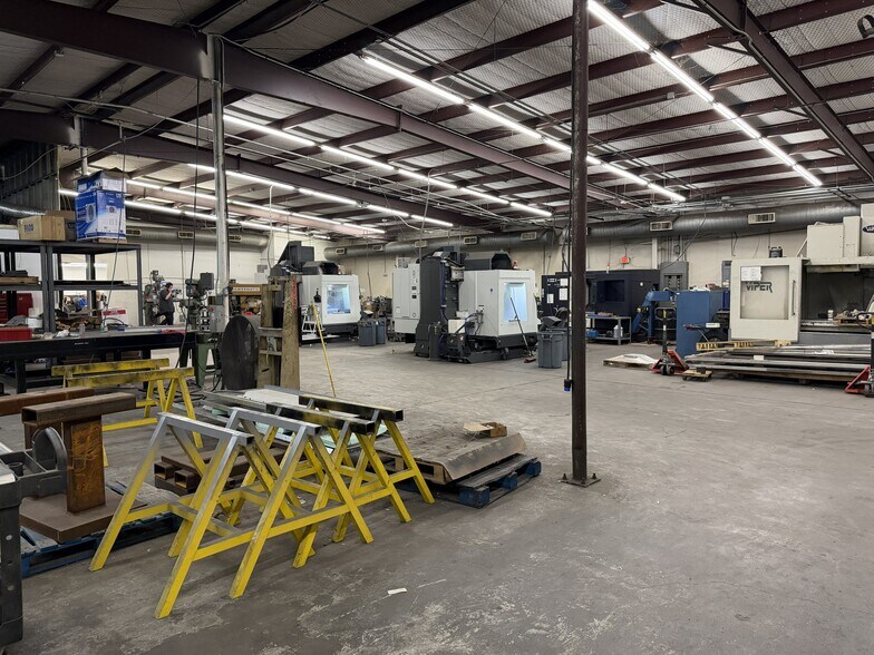 More Photos Of 3333 E Loop 820 S, Fort Worth Warehouse For Lease