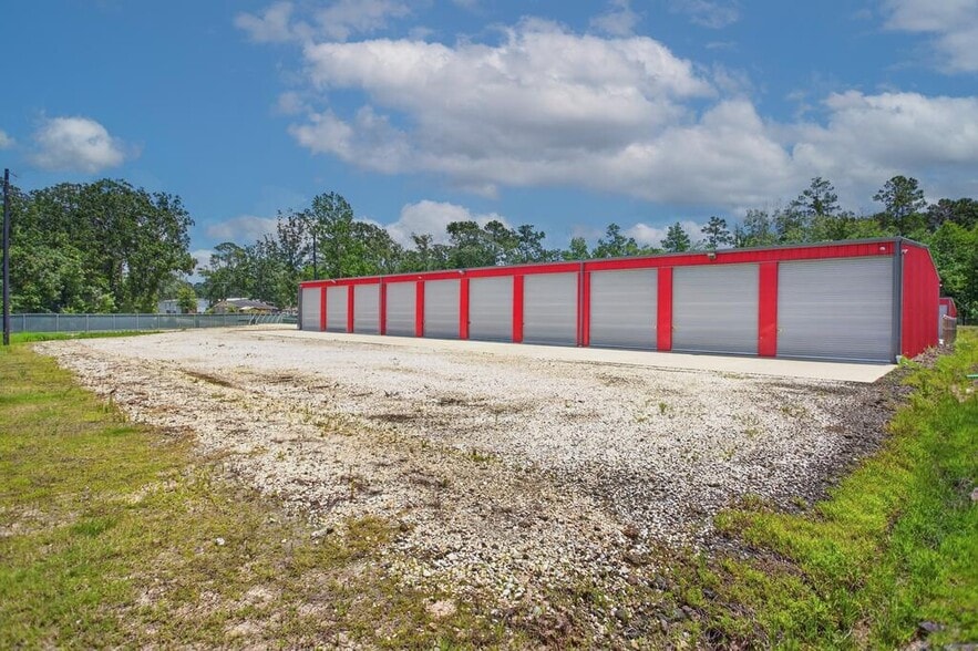 More Photos Of 277 Moses St, Zavalla Self Storage For Sale