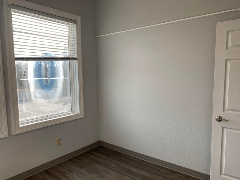 More Photos Of 2301-2359 Silvernail Rd, Pewaukee Unknown For Lease