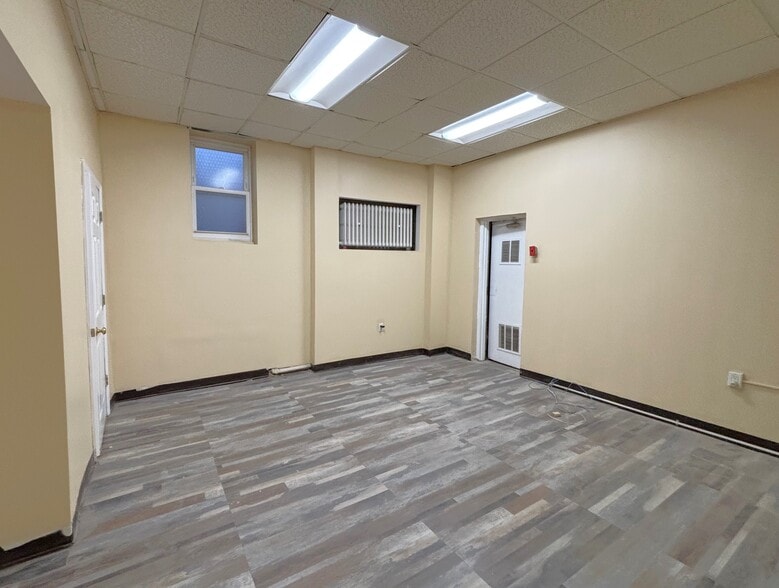 More Photos Of 346 Denison St, Baltimore Religious Facility For Sale