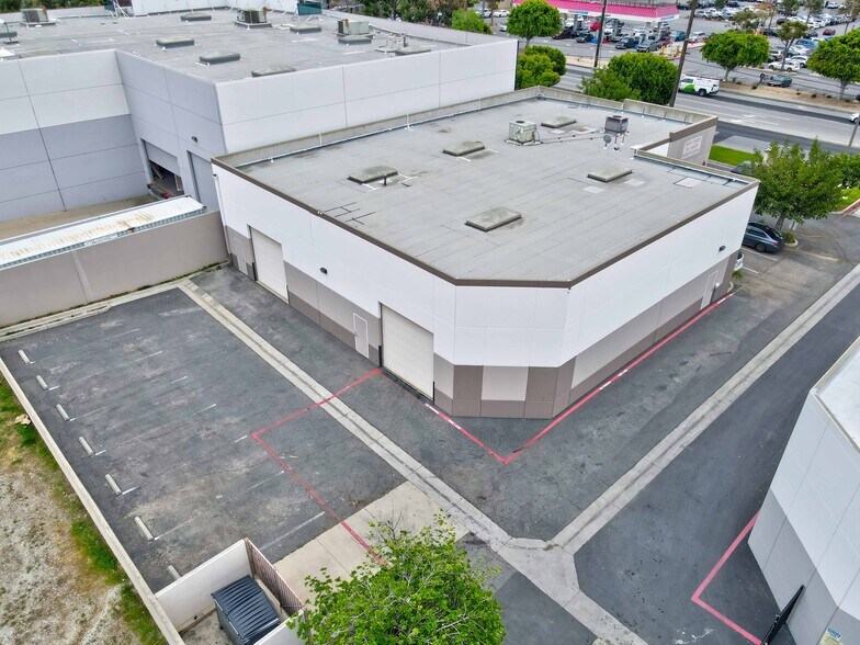 More Photos Of 1301 Foothill Blvd, Azusa Warehouse For Lease