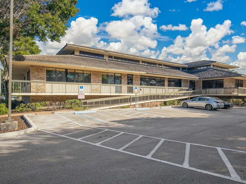 More Photos Of 5499 N Federal Hwy, Boca Raton Office For Sale