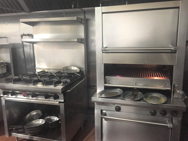 More Photos Of 894 Dekalb Ave, Brooklyn Restaurant For Lease