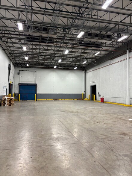 More Photos Of 2680 Sawmill Rd, Santa Fe Distribution For Sale