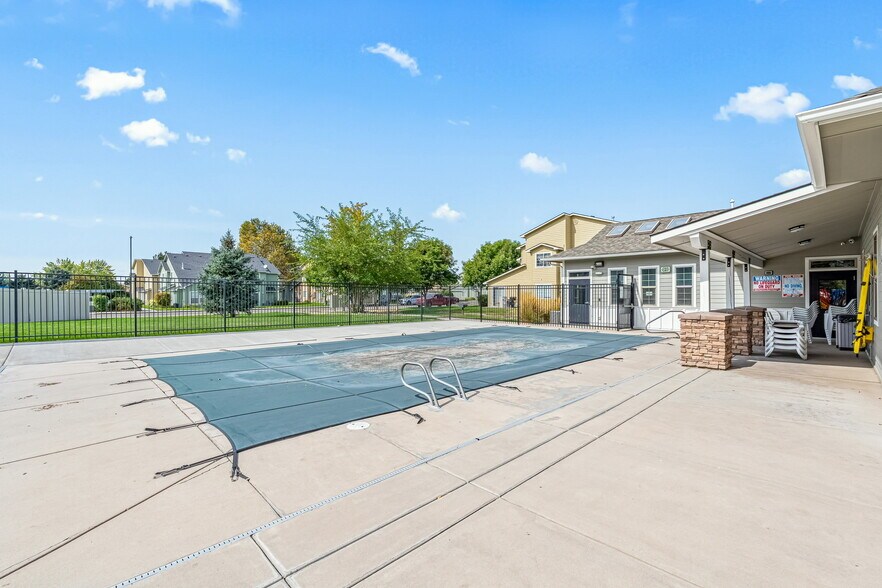 More Photos Of 1322 N Wildwood Way, Boise Apartments For Sale
