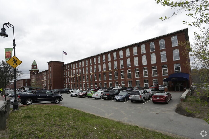 More Photos Of 670 N Commercial St, Manchester Apartments For Lease