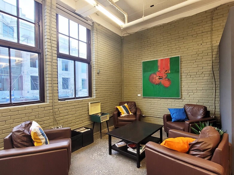 More Photos Of 101-105 Murray St, Ottawa Storefront For Lease