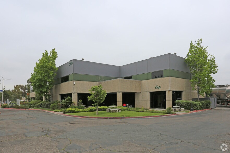More Photos Of 9350 Trade Pl, San Diego Manufacturing For Lease