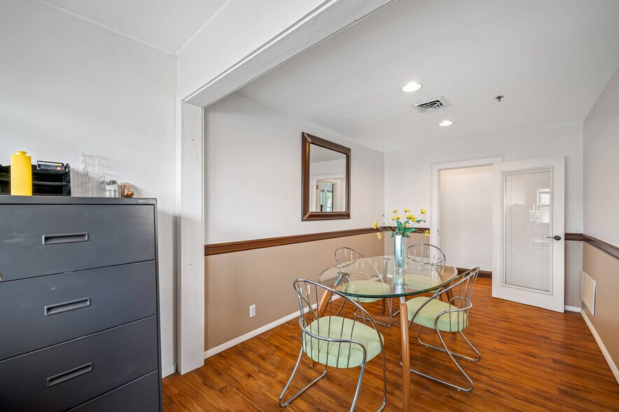 More Photos Of 2901 1st Ave N, Saint Petersburg Office For Lease