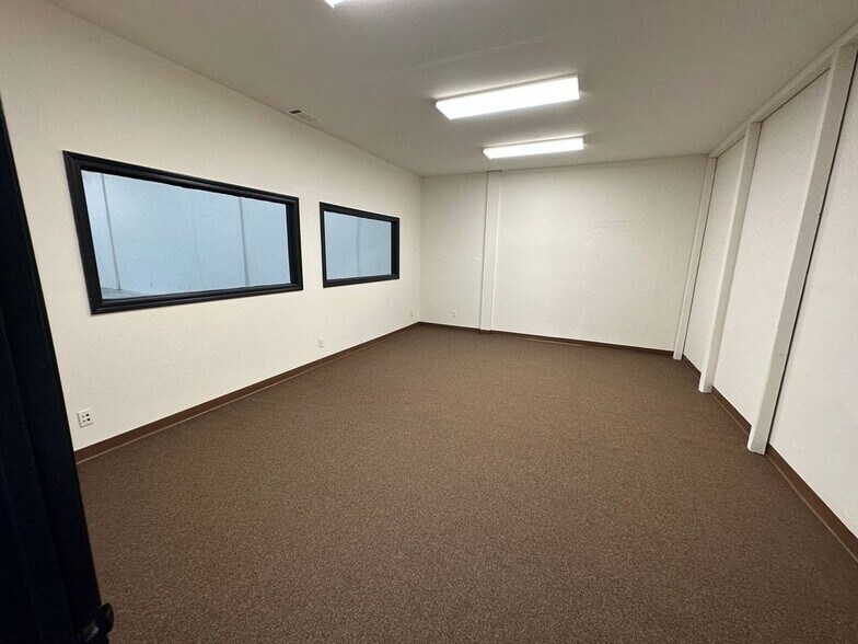 More Photos Of 1308-1316 W 9th St, Upland Warehouse For Lease