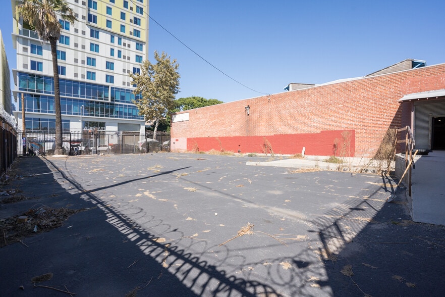 More Photos Of 540-564 S Crocker st, Los Angeles Industrial For Sale