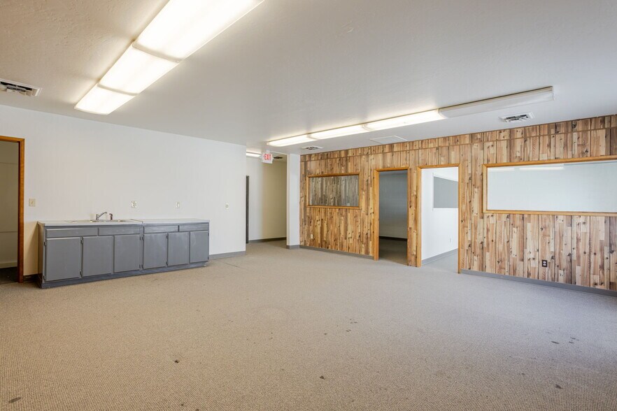 More Photos Of 999 NE 2nd St, Bend Freestanding For Lease