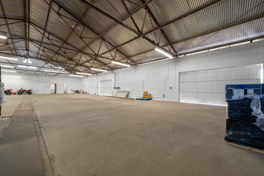 More Photos Of 550 Highway 46, Wasco Warehouse For Lease