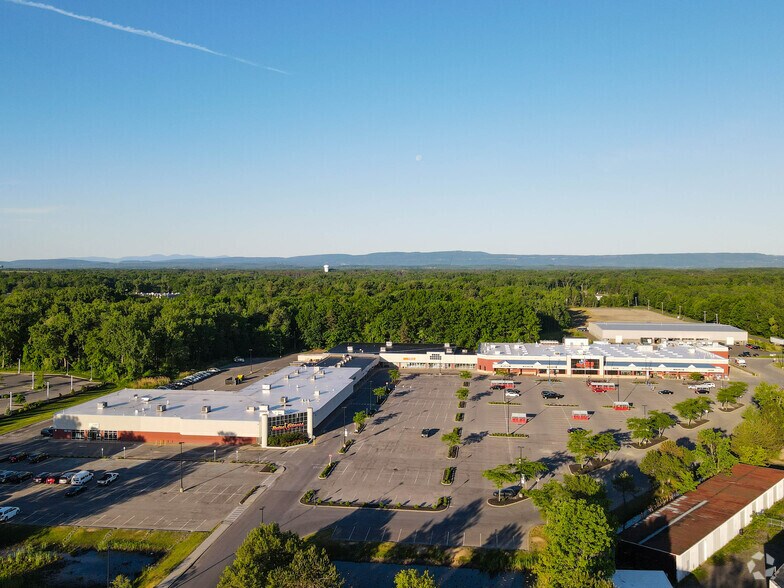 More Photos Of 1892 Central Ave, Albany Storefront For Lease